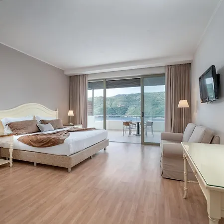 San Nicolas 4* Mikros Gialos